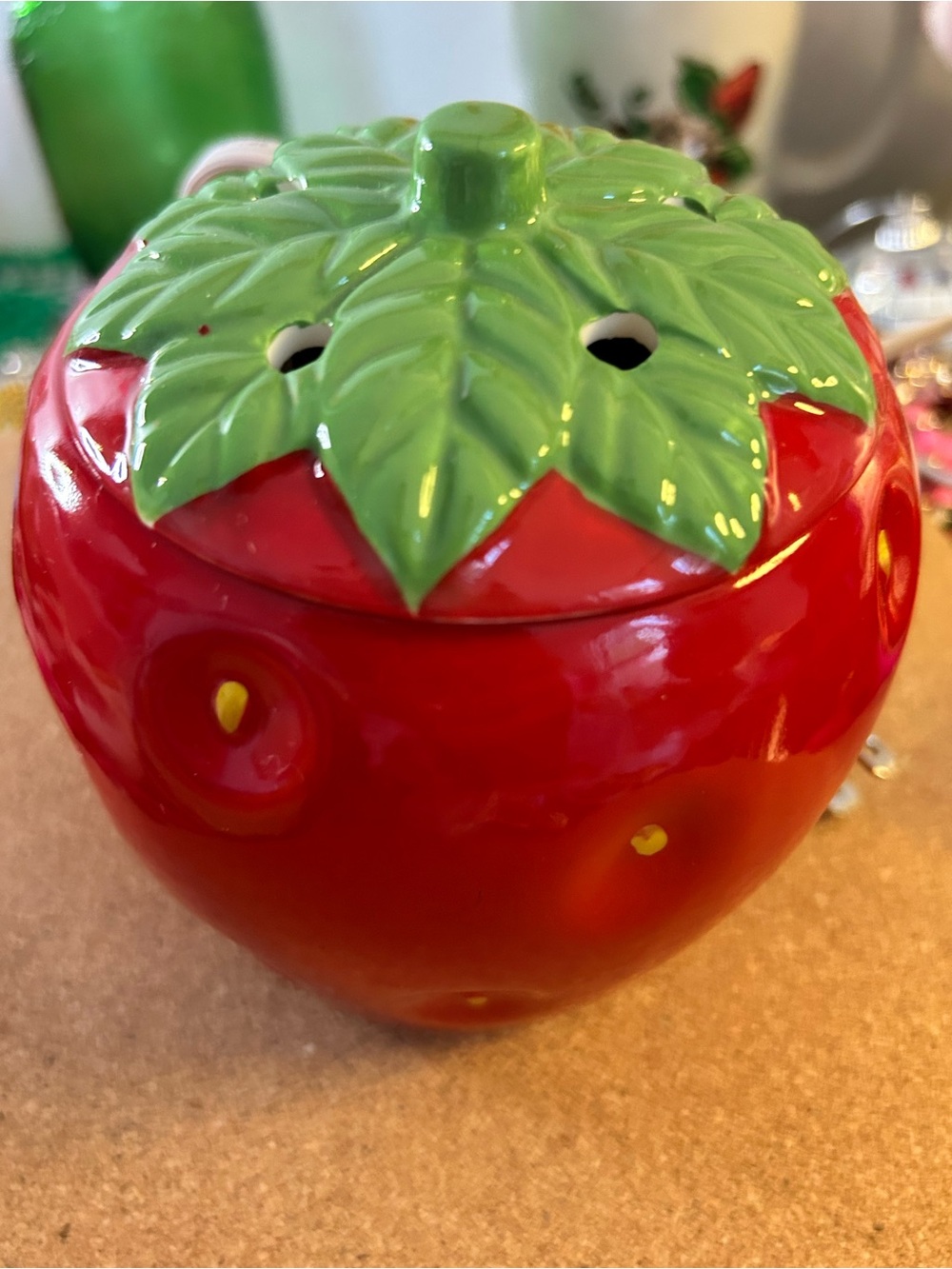 Ceramic Strawberry Wax Melt Warmer electric Red & Green w melts never used